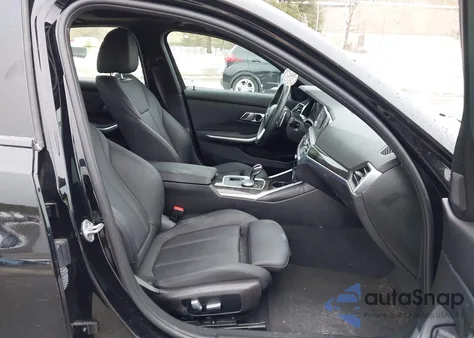 2021 BMW 330I xDrive z USA, uszkodzony, nr VIN 3MW5R7J04M8C00780